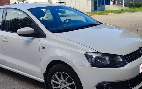 Volkswagen Polo VI (EU Market), 2013 год, 750 000 рублей, 10 фотография