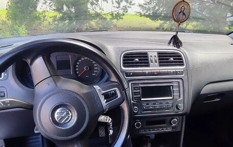 Volkswagen Polo VI (EU Market), 2013 год, 750 000 рублей, 15 фотография
