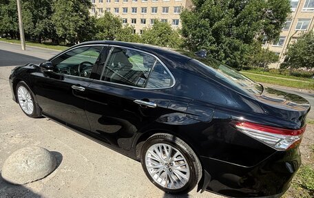 Toyota Camry, 2019 год, 3 100 000 рублей, 4 фотография