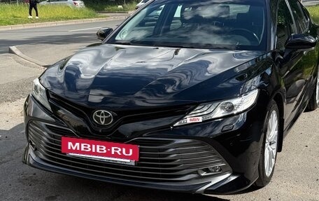 Toyota Camry, 2019 год, 3 100 000 рублей, 14 фотография