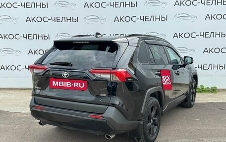 Toyota RAV4, 2021 год, 3 280 000 рублей, 5 фотография