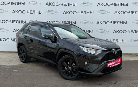 Toyota RAV4, 2021 год, 3 280 000 рублей, 7 фотография