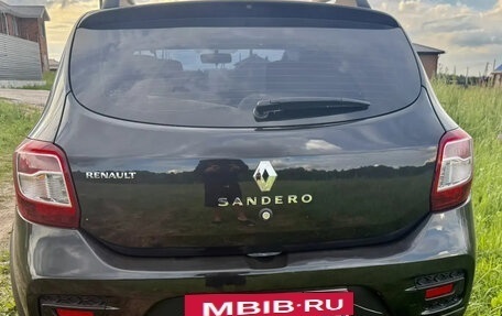 Renault Sandero II рестайлинг, 2015 год, 670 000 рублей, 2 фотография