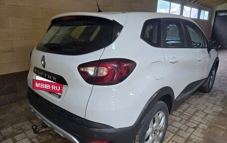 Renault Kaptur I рестайлинг, 2017 год, 1 400 000 рублей, 2 фотография