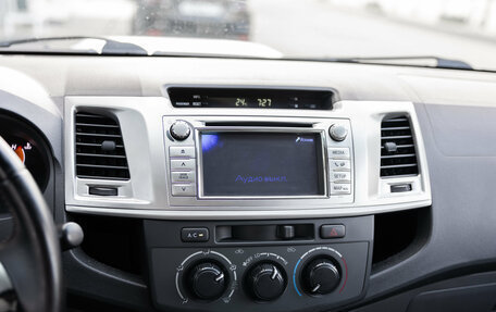 Toyota Hilux VII, 2012 год, 1 950 000 рублей, 24 фотография