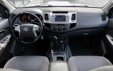 Toyota Hilux VII, 2012 год, 1 950 000 рублей, 27 фотография