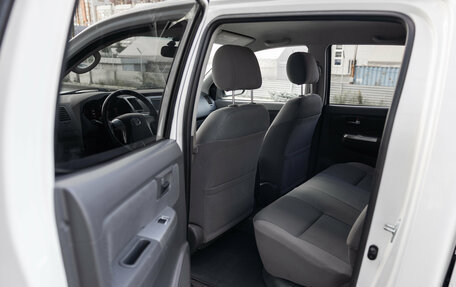 Toyota Hilux VII, 2012 год, 1 950 000 рублей, 31 фотография