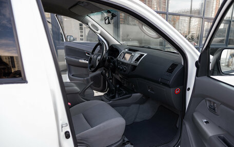 Toyota Hilux VII, 2012 год, 1 950 000 рублей, 28 фотография