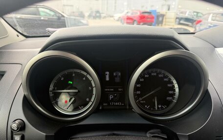 Toyota Land Cruiser Prado 150 рестайлинг 2, 2016 год, 3 620 000 рублей, 6 фотография