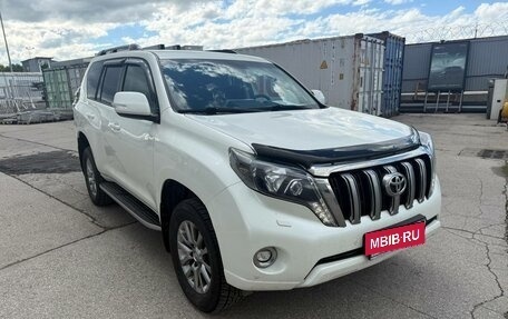 Toyota Land Cruiser Prado 150 рестайлинг 2, 2016 год, 3 620 000 рублей, 2 фотография