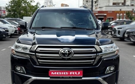 Toyota Land Cruiser 200, 2017 год, 6 800 000 рублей, 1 фотография