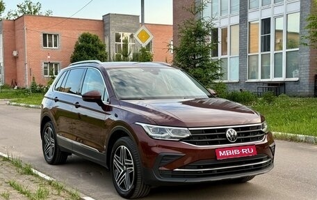 Volkswagen Tiguan II, 2021 год, 3 900 000 рублей, 1 фотография