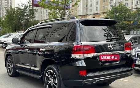 Toyota Land Cruiser 200, 2017 год, 6 800 000 рублей, 5 фотография
