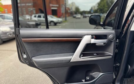 Toyota Land Cruiser 200, 2017 год, 6 800 000 рублей, 13 фотография