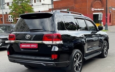 Toyota Land Cruiser 200, 2017 год, 6 800 000 рублей, 7 фотография