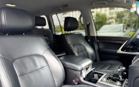 Toyota Land Cruiser 200, 2017 год, 6 800 000 рублей, 17 фотография