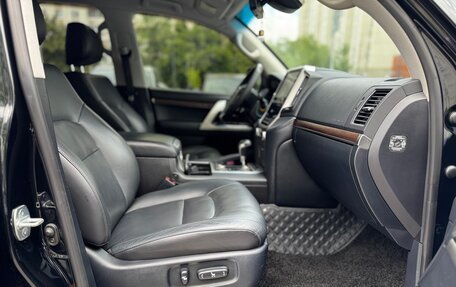 Toyota Land Cruiser 200, 2017 год, 6 800 000 рублей, 16 фотография