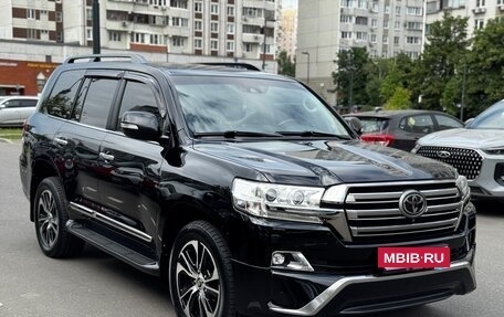 Toyota Land Cruiser 200, 2017 год, 6 800 000 рублей, 8 фотография