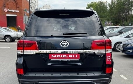 Toyota Land Cruiser 200, 2017 год, 6 800 000 рублей, 6 фотография