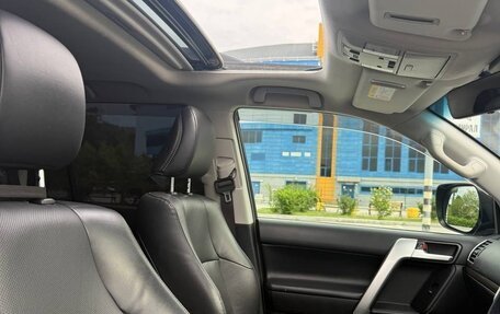 Toyota Land Cruiser Prado 150 рестайлинг 2, 2019 год, 4 370 000 рублей, 9 фотография