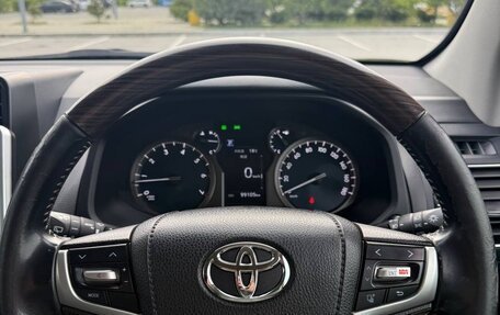 Toyota Land Cruiser Prado 150 рестайлинг 2, 2019 год, 4 370 000 рублей, 13 фотография