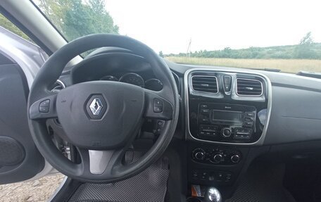 Renault Logan II, 2018 год, 800 000 рублей, 5 фотография