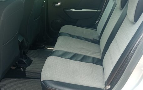 Renault Logan II, 2018 год, 800 000 рублей, 8 фотография