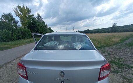 Renault Logan II, 2018 год, 800 000 рублей, 2 фотография