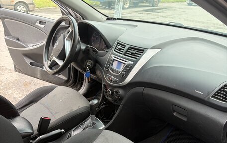 Hyundai Solaris II рестайлинг, 2013 год, 750 000 рублей, 4 фотография