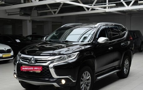 Mitsubishi Pajero Sport III рестайлинг, 2017 год, 2 400 000 рублей, 3 фотография