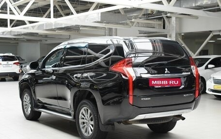 Mitsubishi Pajero Sport III рестайлинг, 2017 год, 2 400 000 рублей, 5 фотография