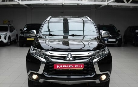 Mitsubishi Pajero Sport III рестайлинг, 2017 год, 2 400 000 рублей, 2 фотография