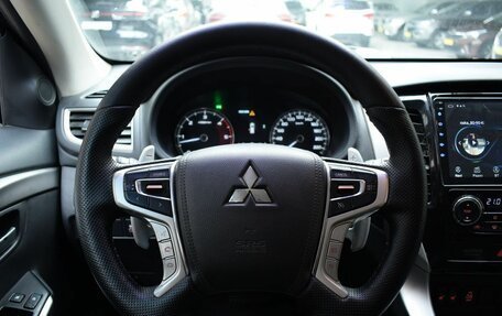 Mitsubishi Pajero Sport III рестайлинг, 2017 год, 2 400 000 рублей, 11 фотография