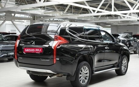 Mitsubishi Pajero Sport III рестайлинг, 2017 год, 2 400 000 рублей, 7 фотография