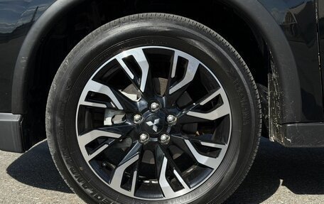 Mitsubishi Outlander III рестайлинг 3, 2021 год, 2 700 000 рублей, 8 фотография
