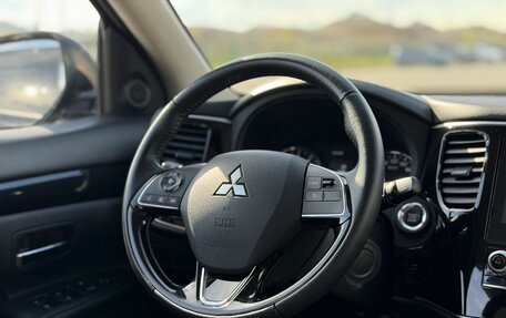 Mitsubishi Outlander III рестайлинг 3, 2021 год, 2 700 000 рублей, 15 фотография