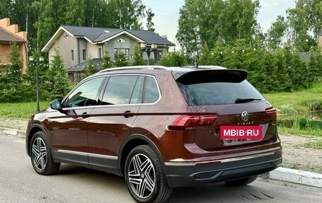 Volkswagen Tiguan II, 2021 год, 3 900 000 рублей, 3 фотография