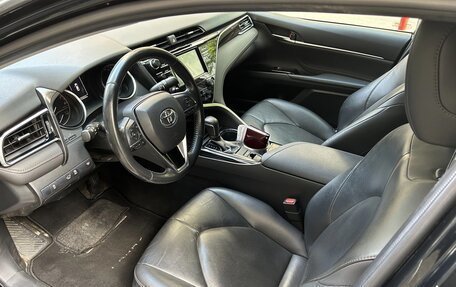 Toyota Camry, 2019 год, 2 400 000 рублей, 6 фотография