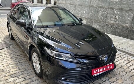 Toyota Camry, 2019 год, 2 400 000 рублей, 2 фотография
