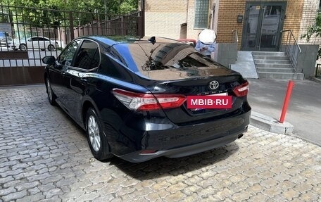 Toyota Camry, 2019 год, 2 400 000 рублей, 4 фотография