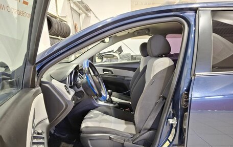 Chevrolet Cruze II, 2011 год, 570 000 рублей, 16 фотография