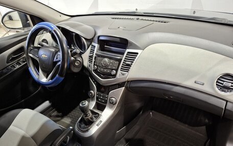 Chevrolet Cruze II, 2011 год, 570 000 рублей, 12 фотография