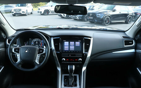 Mitsubishi Montero Sport, 2023 год, 4 290 000 рублей, 13 фотография