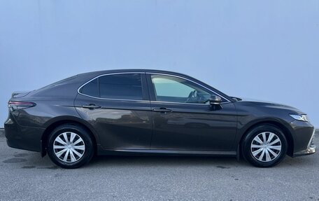 Toyota Camry, 2023 год, 3 380 000 рублей, 4 фотография