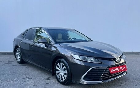 Toyota Camry, 2023 год, 3 380 000 рублей, 3 фотография