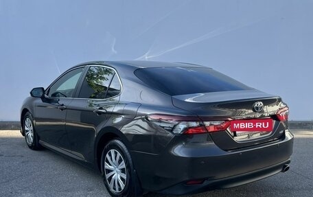 Toyota Camry, 2023 год, 3 380 000 рублей, 7 фотография