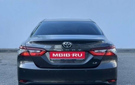 Toyota Camry, 2023 год, 3 380 000 рублей, 6 фотография