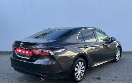 Toyota Camry, 2023 год, 3 380 000 рублей, 5 фотография