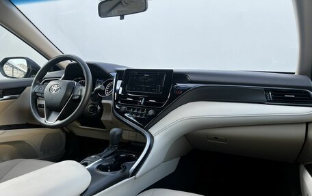 Toyota Camry, 2023 год, 3 380 000 рублей, 14 фотография
