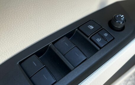 Toyota Camry, 2023 год, 3 380 000 рублей, 20 фотография